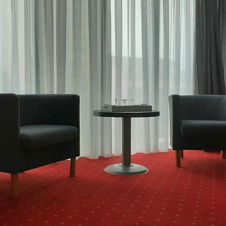 Hotel Corona Drobeta Turnu Severin Exterior photo