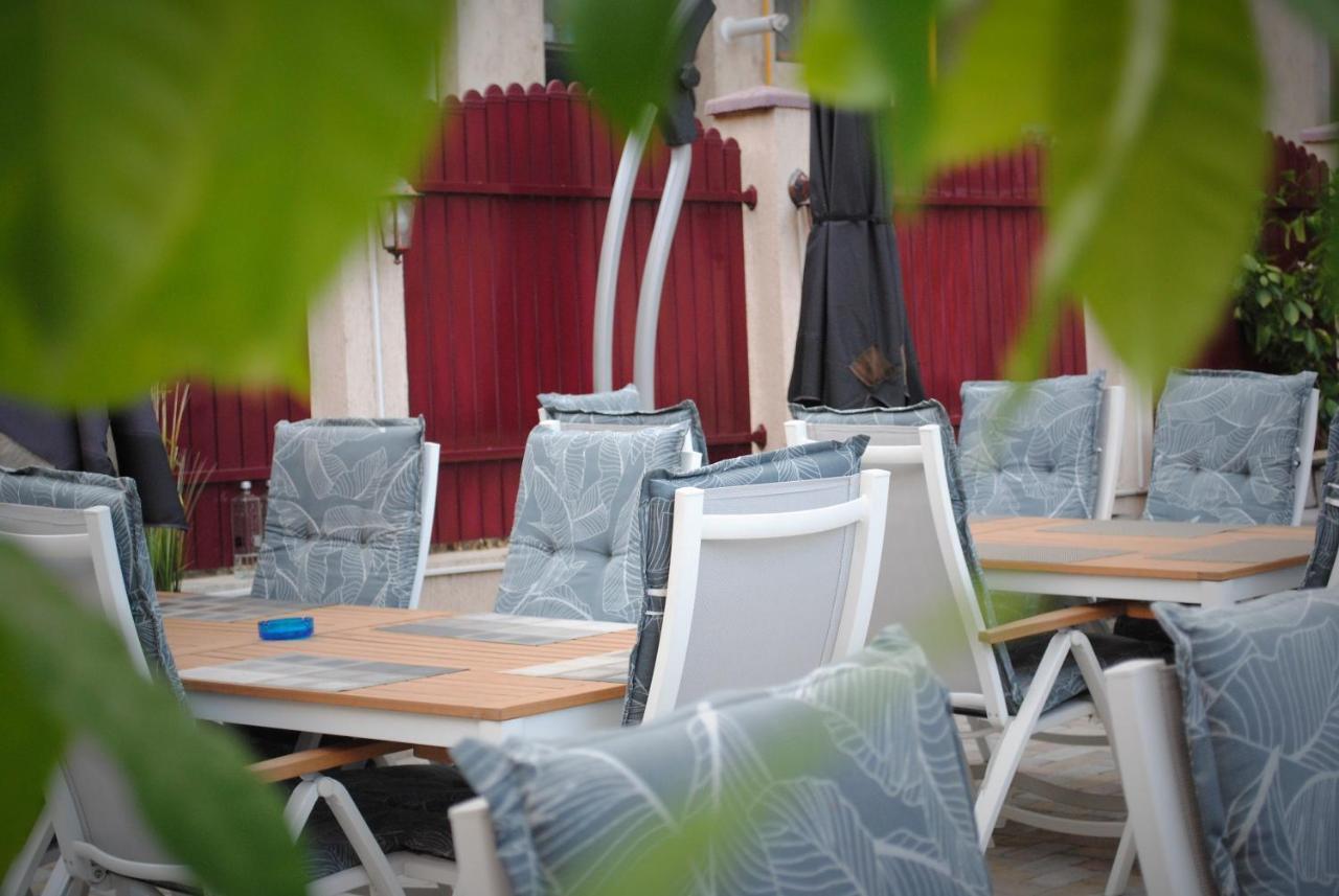 Hotel Corona Drobeta Turnu Severin Exterior photo