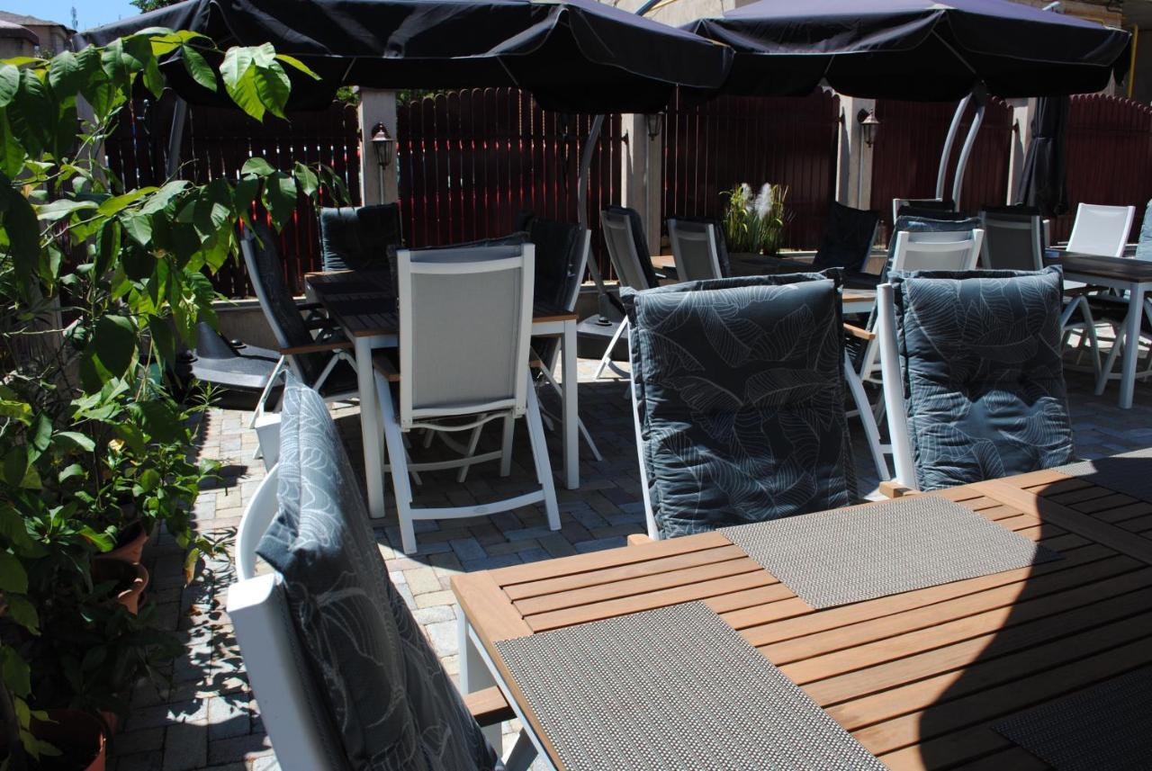 Hotel Corona Drobeta Turnu Severin Exterior photo