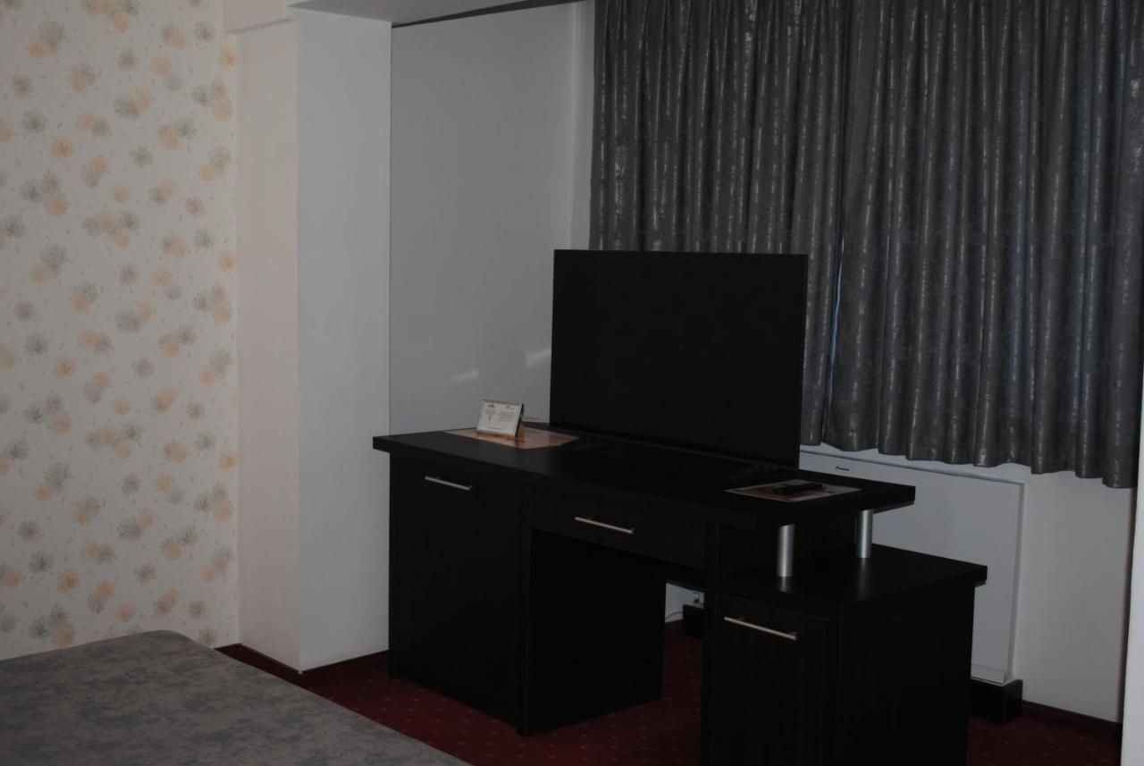 Hotel Corona Drobeta Turnu Severin Exterior photo