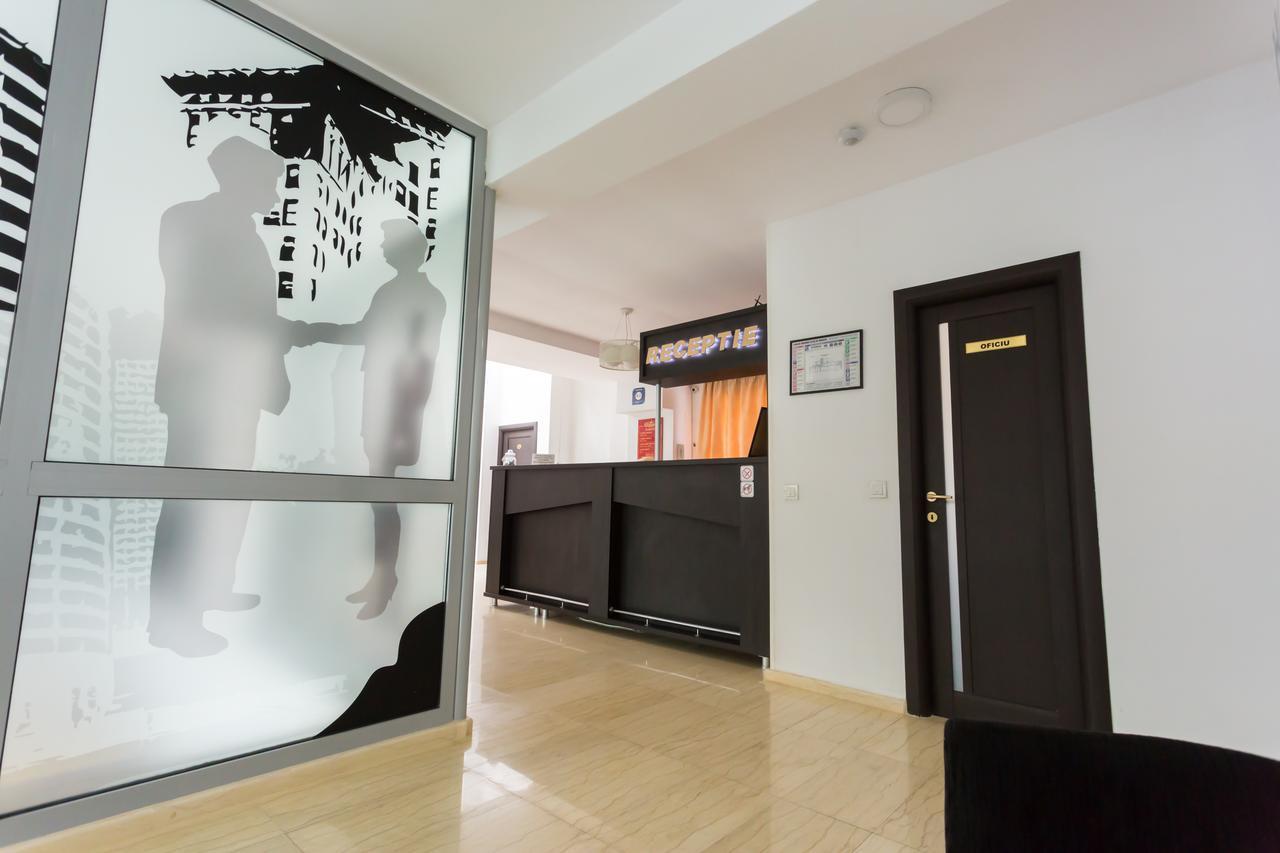 Hotel Corona Drobeta Turnu Severin Exterior photo