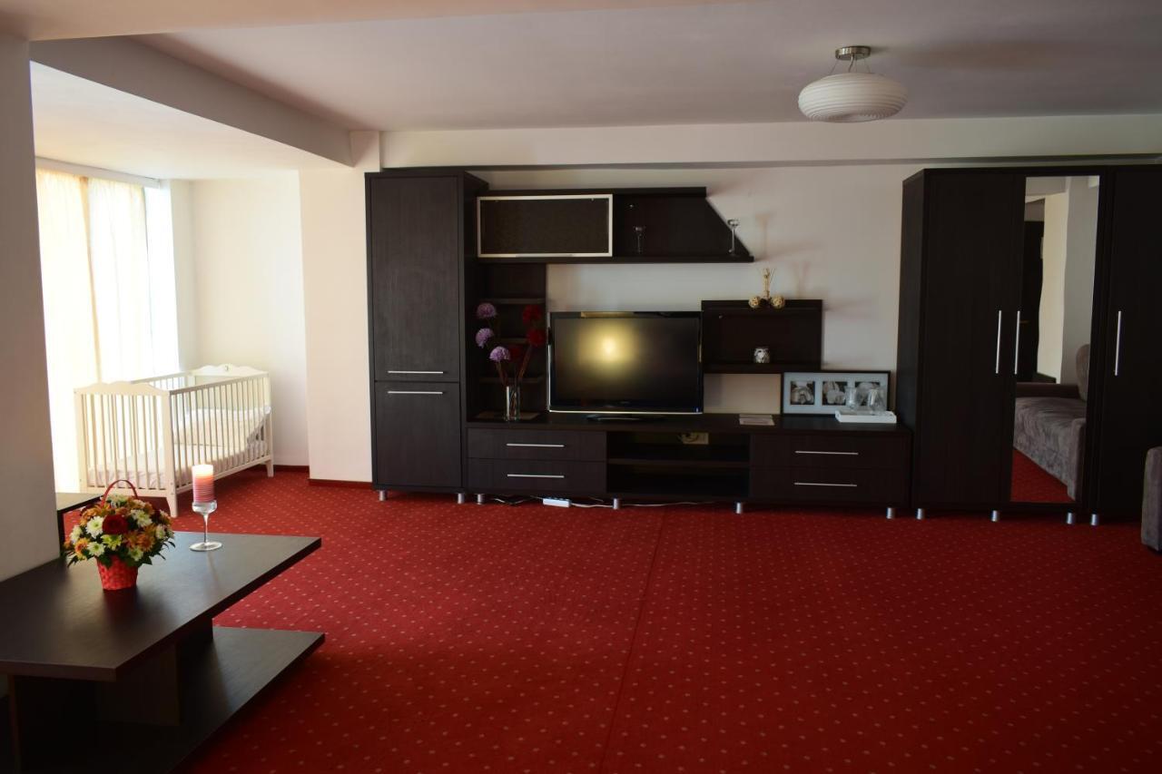 Hotel Corona Drobeta Turnu Severin Exterior photo